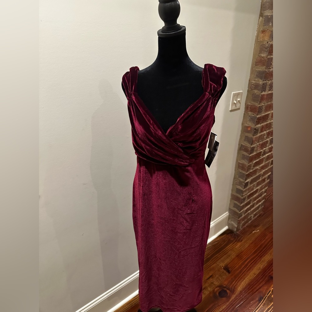 Steady MIDI dress with short split in the back
